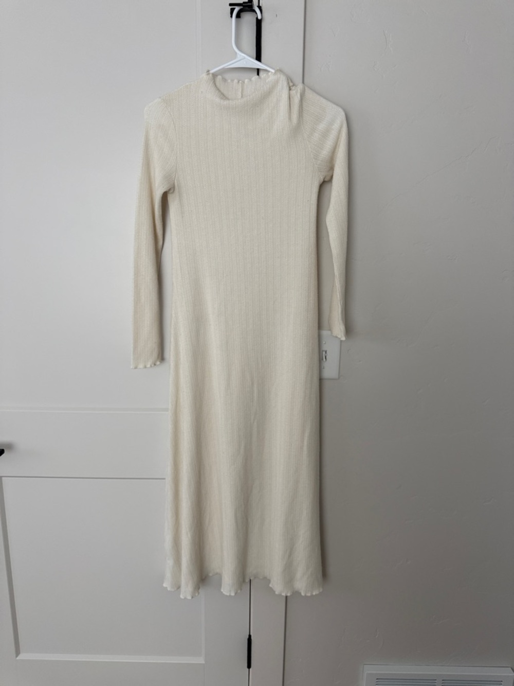Ming woman’s Cream Ribbed Long Sleeve Midi Dress